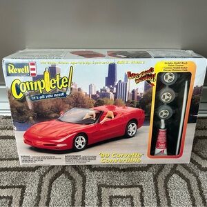 NEW Revell '99 Corvette Convertible Model Kit